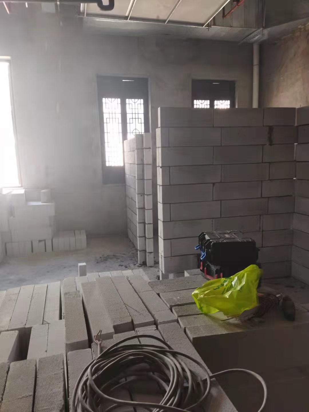 轻质砖隔墙平整度与效果